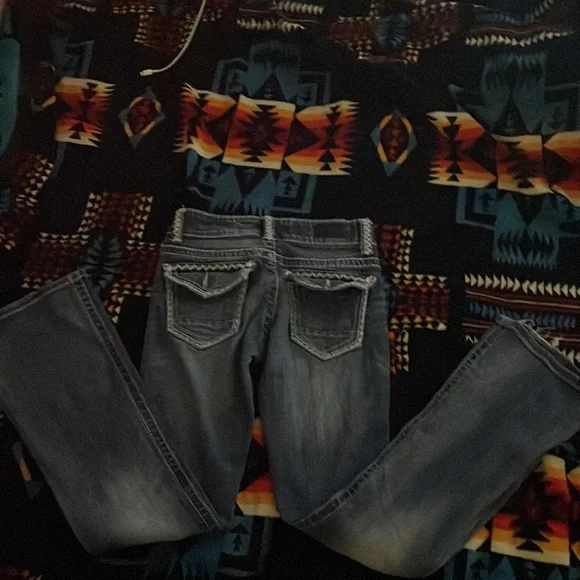 Low rise jeans! - Picture 3 of 3